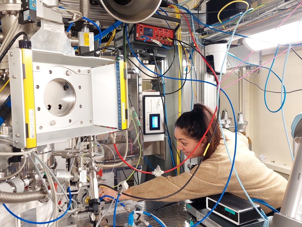 Marjan Bozhagian Bäckman, Bio4Energy, performing an experiment at the Balder beamline, MAX IV Laboratory. Photo by courtesy of Nils Skoglund.